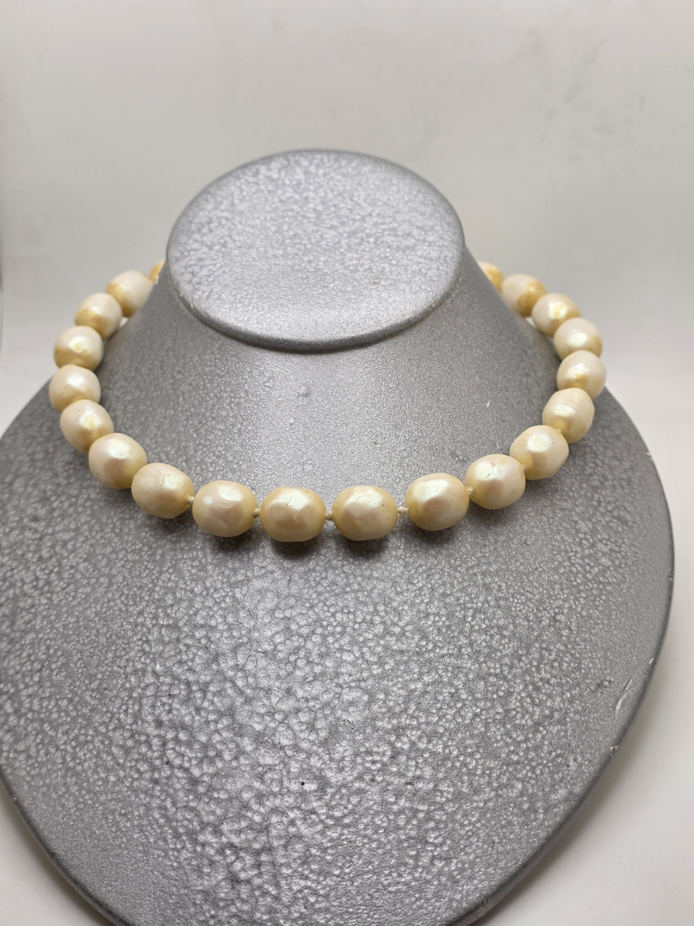 Lustrous Cream Bead Necklace